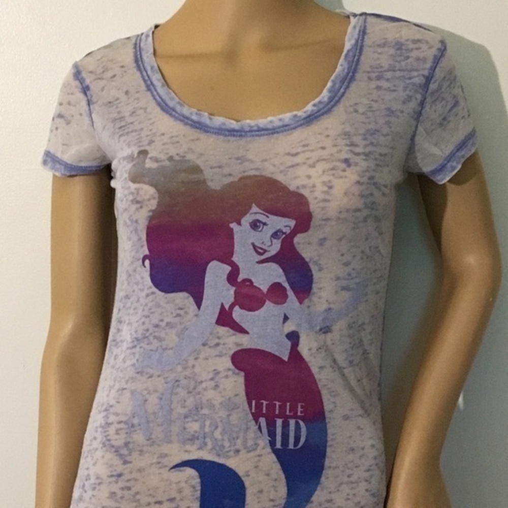 Disney The Little Mermaid Juniors Size S top⭐️